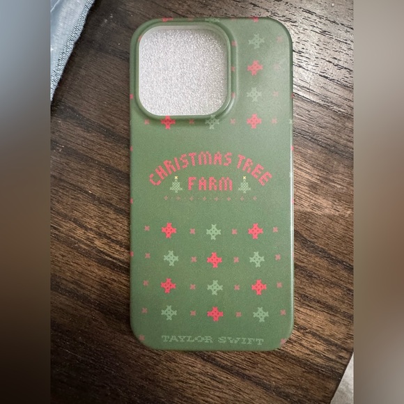 Taylor Swift Official Christmas Tree Farm iPhone 15 Pro Phone Case - Picture 4 of 12